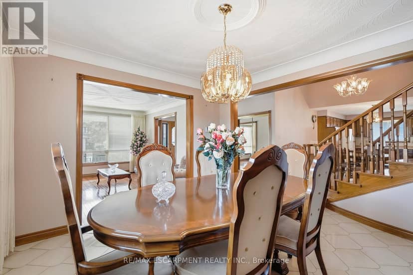 7 Vinehill Drive — photo 15 of 40