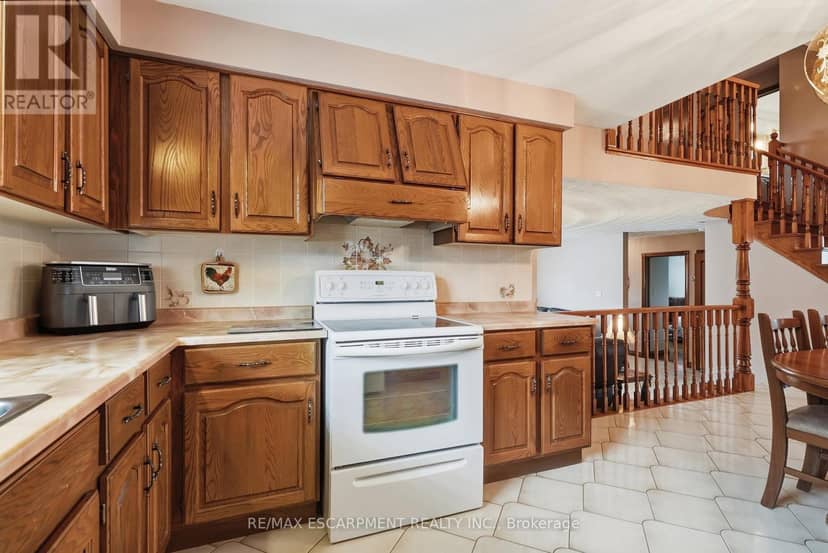 7 Vinehill Drive — photo 7 of 40