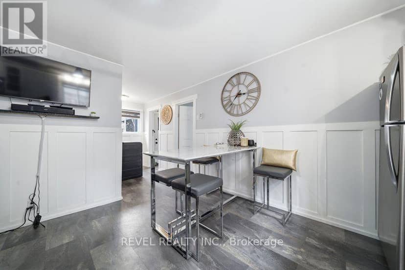 11 Esther Street — photo 18 of 36