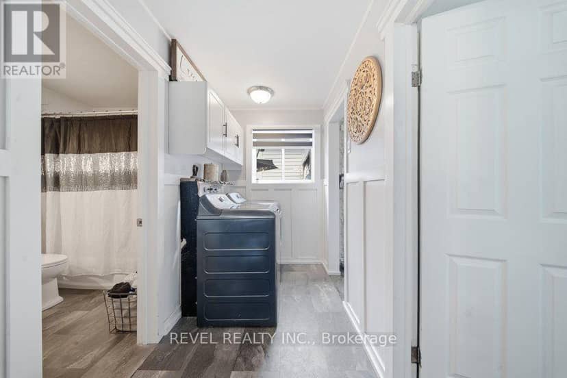 11 Esther Street — photo 20 of 36