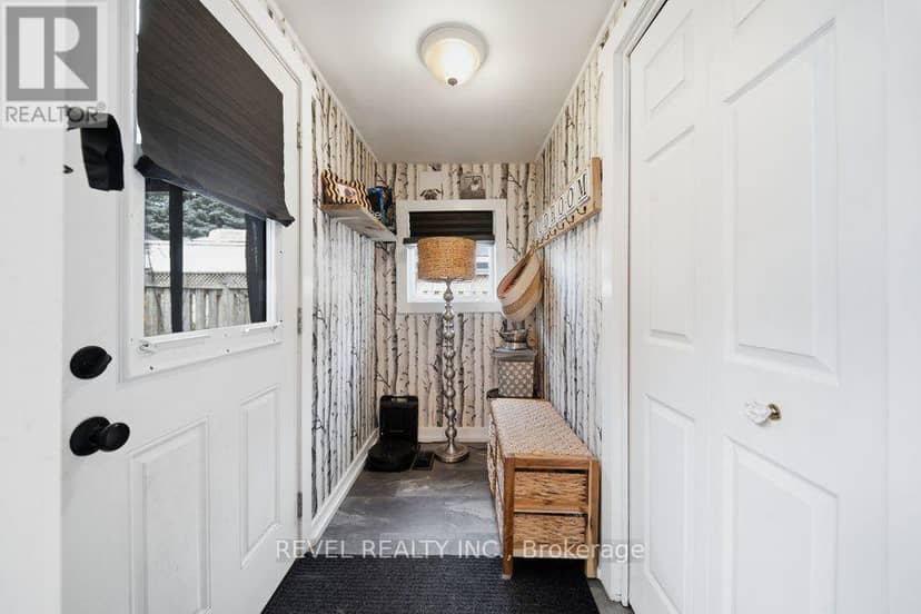 11 Esther Street — photo 22 of 36
