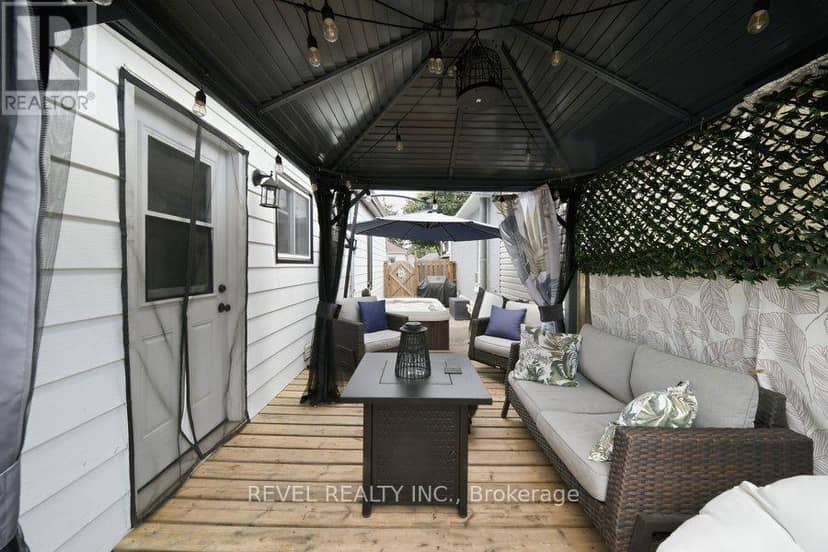 11 Esther Street — photo 23 of 36