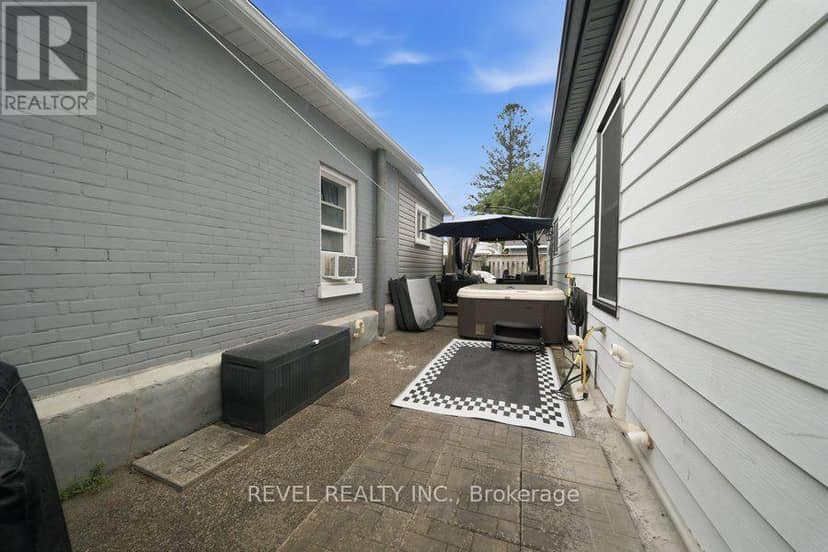 11 Esther Street — photo 26 of 36