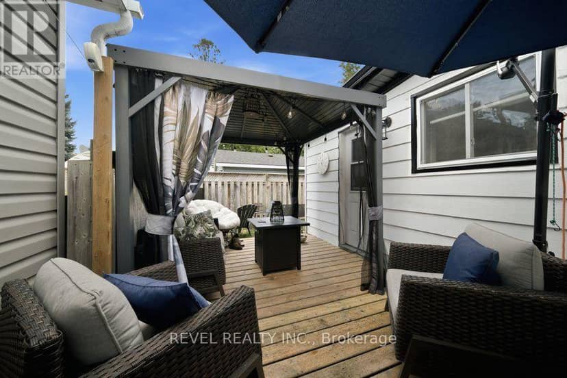 11 Esther Street — photo 27 of 36