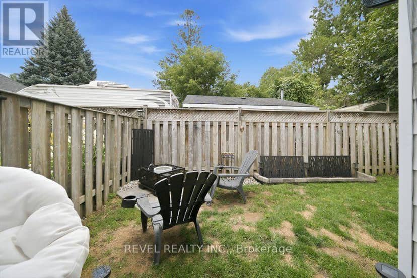 11 Esther Street — photo 29 of 36