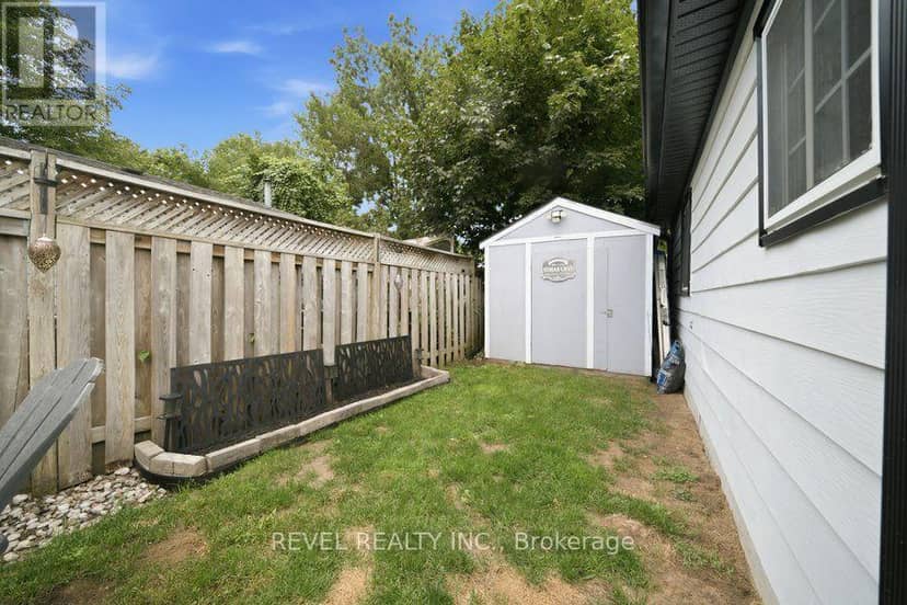 11 Esther Street — photo 30 of 36