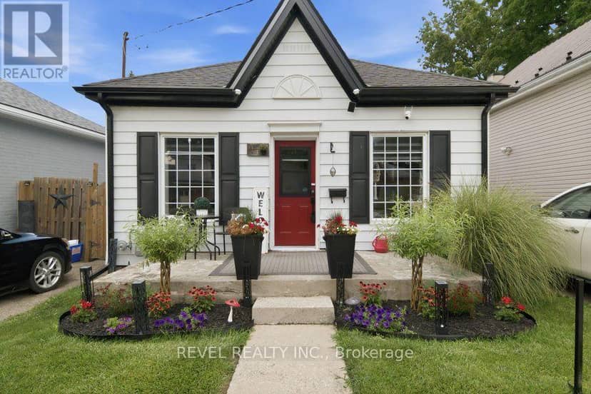 11 Esther Street — photo 5 of 36