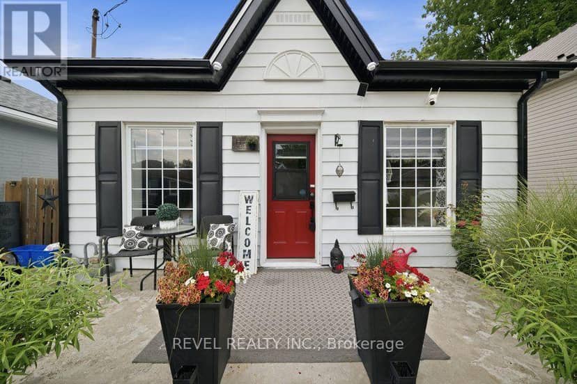 11 Esther Street — photo 6 of 36