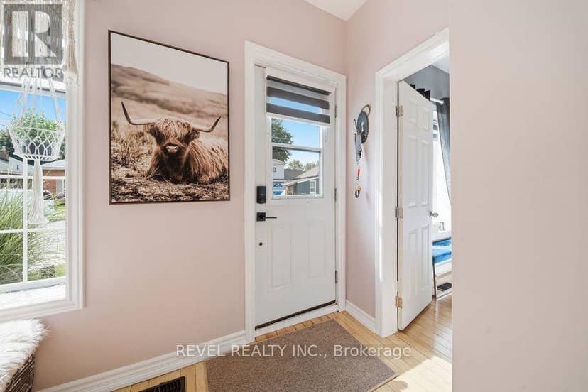 11 Esther Street — photo 7 of 36