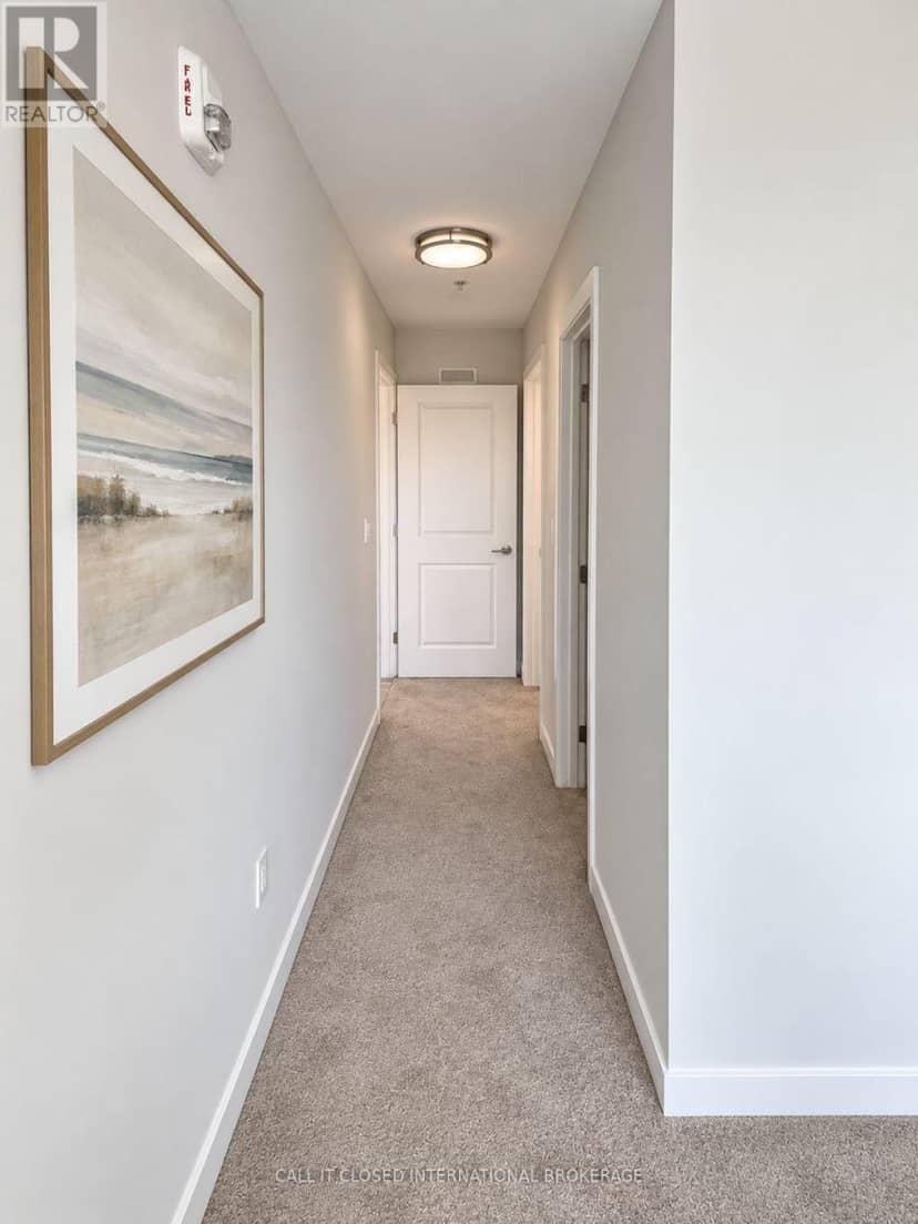 416 - 100 The Promenade — photo 13 of 33