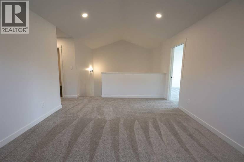 8702 128 Avenue — photo 19 of 40