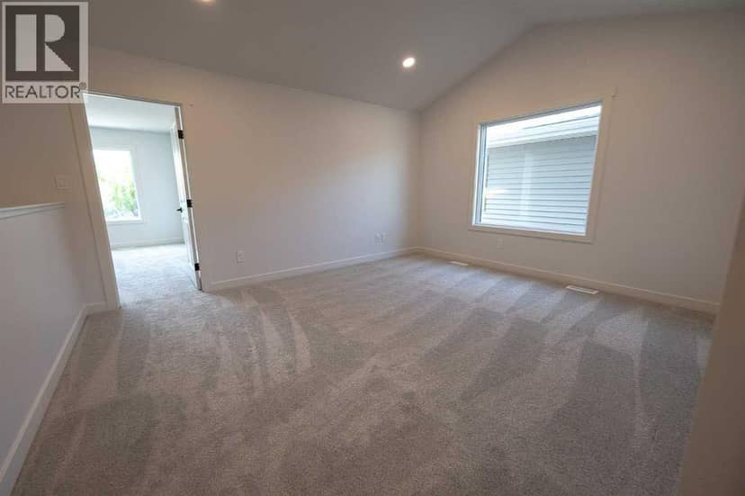 8702 128 Avenue — photo 18 of 40