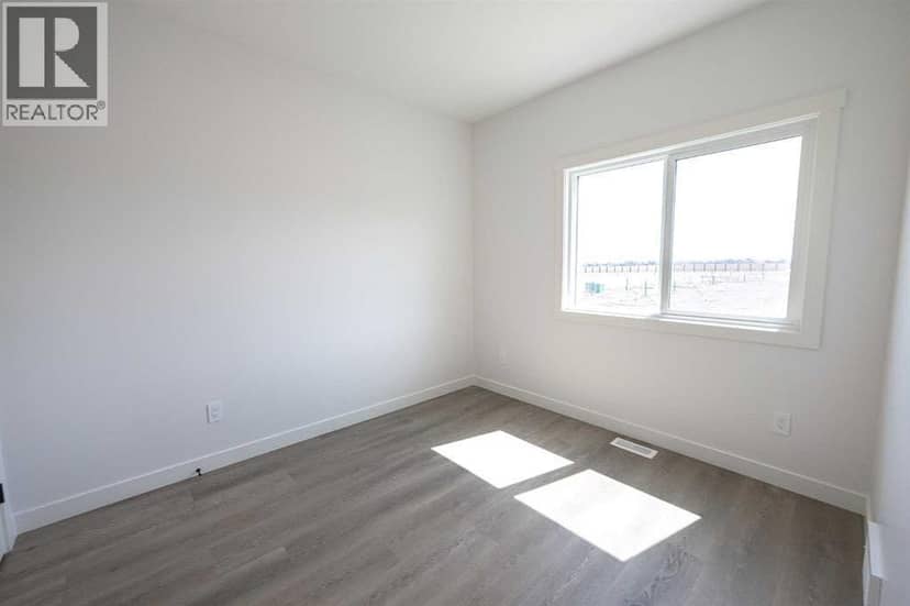 8702 128 Avenue — photo 15 of 40