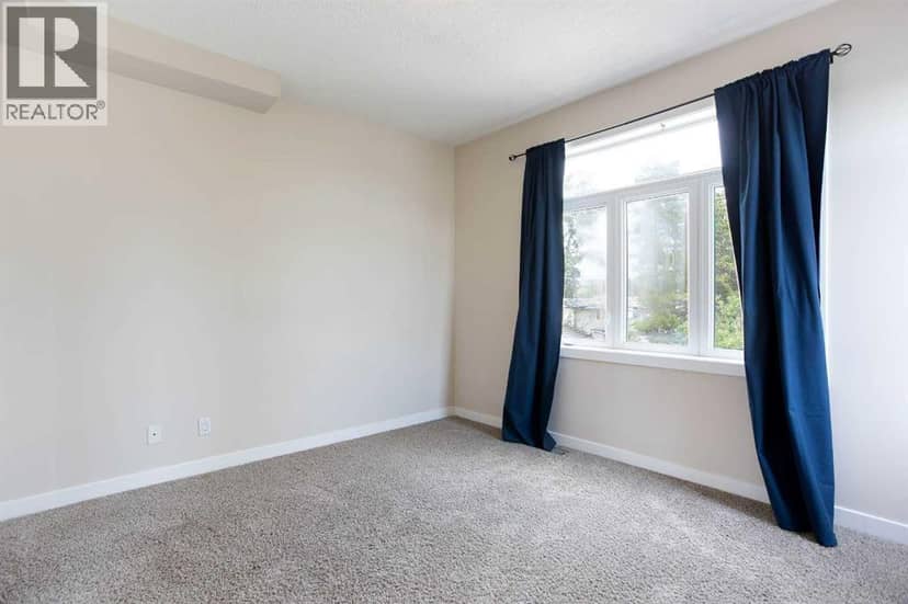 4510 73 Street NW — photo 25 of 40