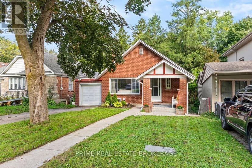 586 Victoria Street — photo 2 of 32