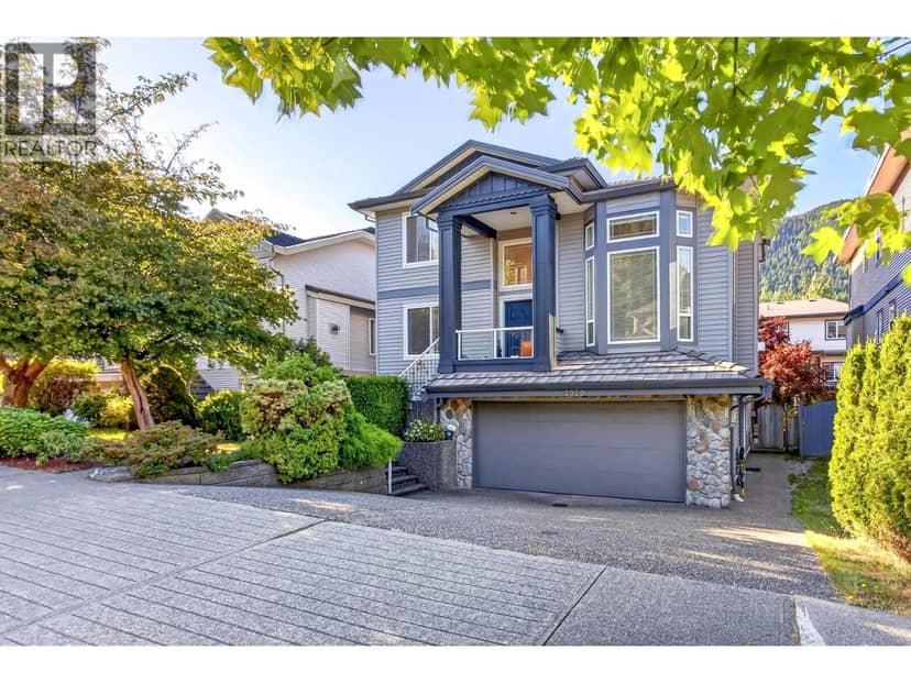 2020 PARKWAY BOULEVARD, Coquitlam, photo 2