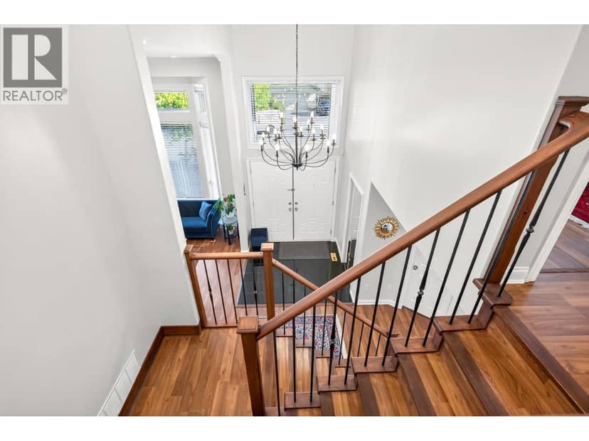 2020 PARKWAY BOULEVARD, Coquitlam, photo 5