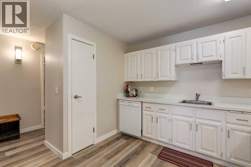 103, 521 57 Avenue SW — photo 10 of 29