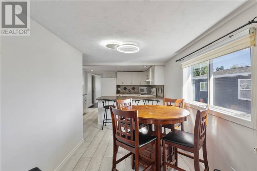 449 Adelaide Street — photo 12 of 27