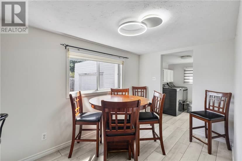 449 Adelaide Street — photo 13 of 27