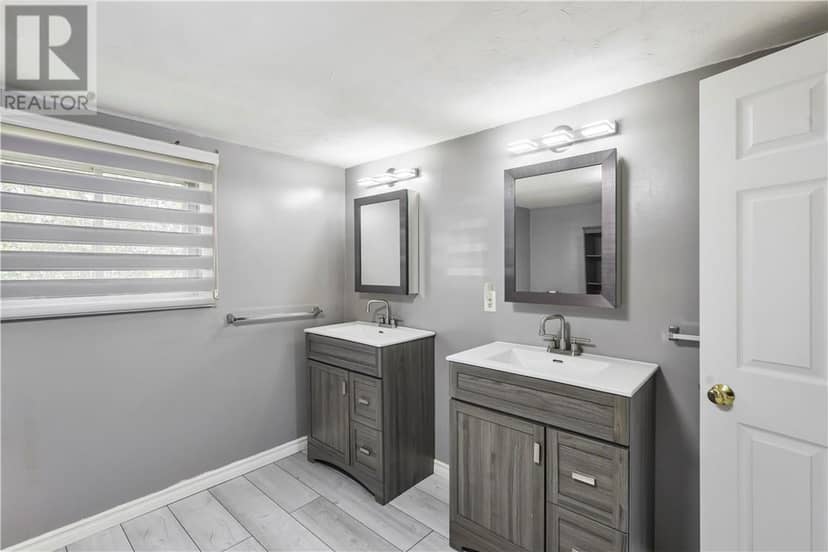449 Adelaide Street — photo 20 of 27