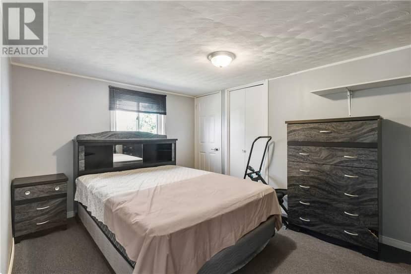 449 Adelaide Street — photo 22 of 27