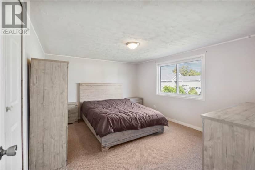 449 Adelaide Street — photo 25 of 27