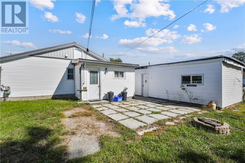 449 Adelaide Street, Espanola, photo 4