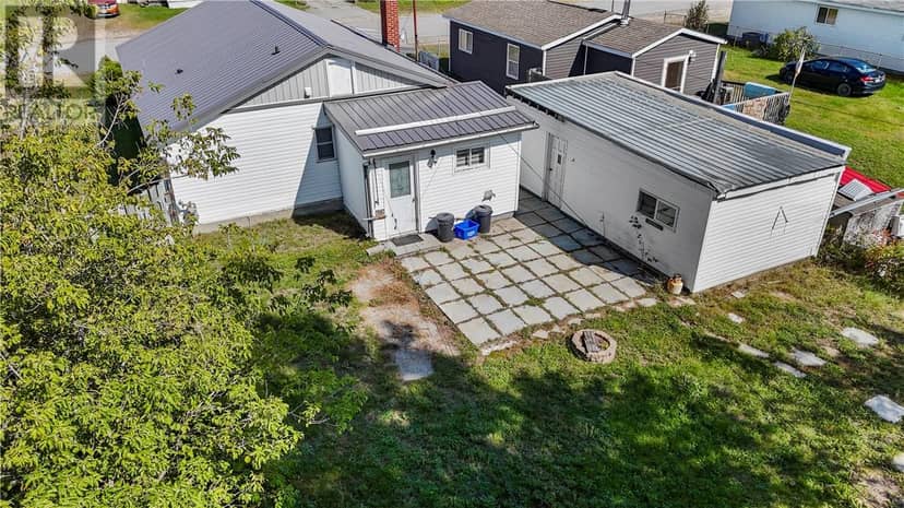 449 Adelaide Street, Espanola, photo 5