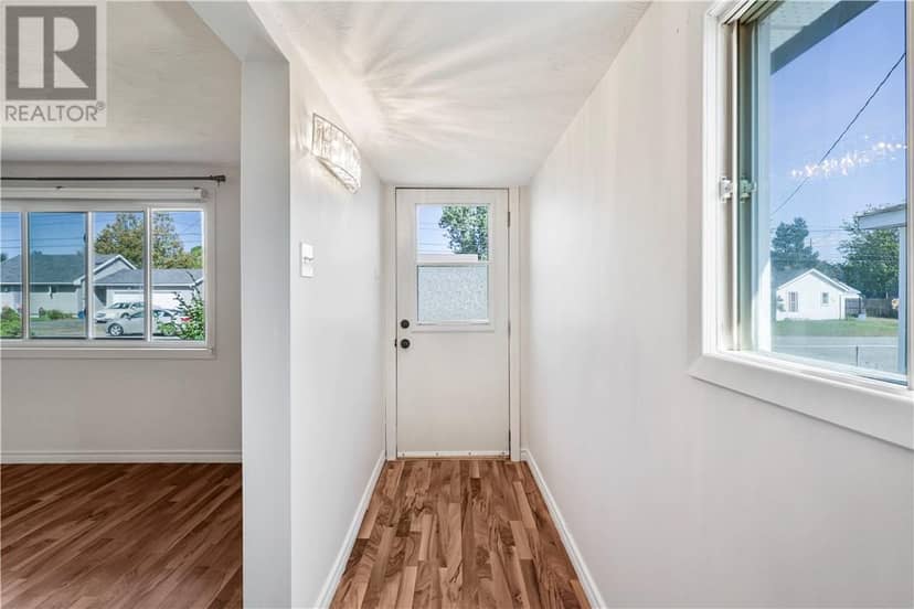 449 Adelaide Street, Espanola, photo 8