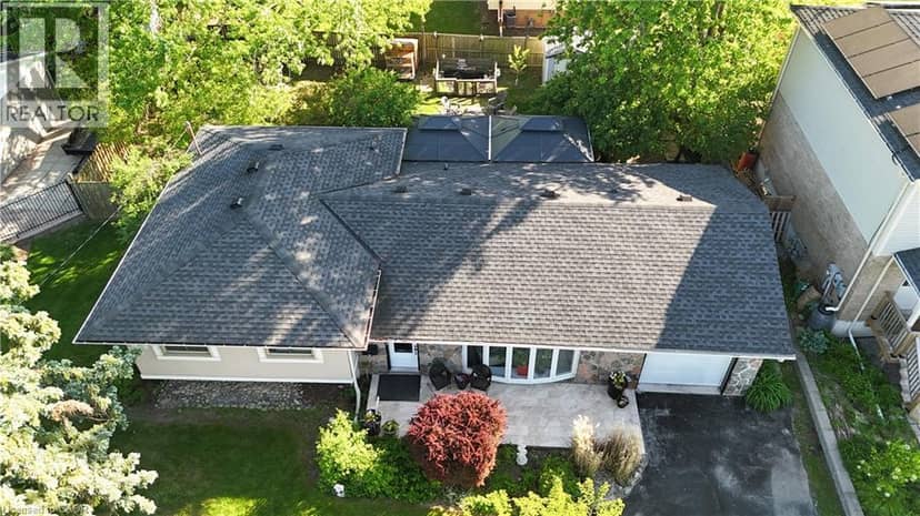 18 DENNIS Avenue — photo 24 of 27