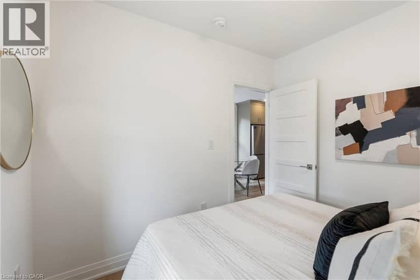 19 VANSITMART Avenue — photo 17 of 29