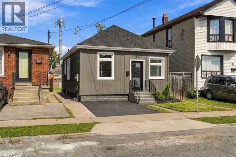 19 VANSITMART Avenue — photo 2 of 29