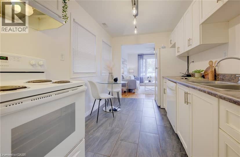 73 EAST 33RD Street, Hamilton, photo 3