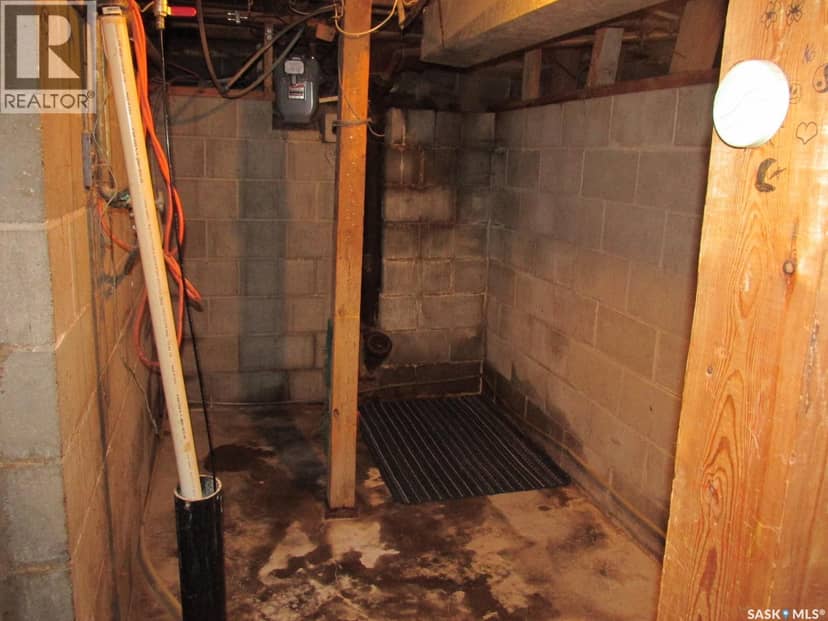 604 Railway AVENUE W — photo 29 of 40