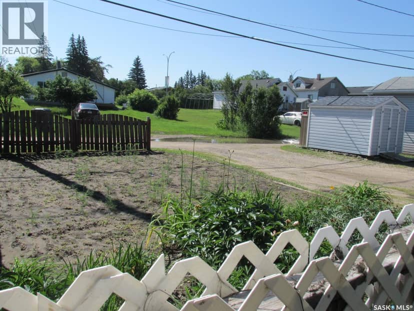 604 Railway AVENUE W — photo 35 of 40