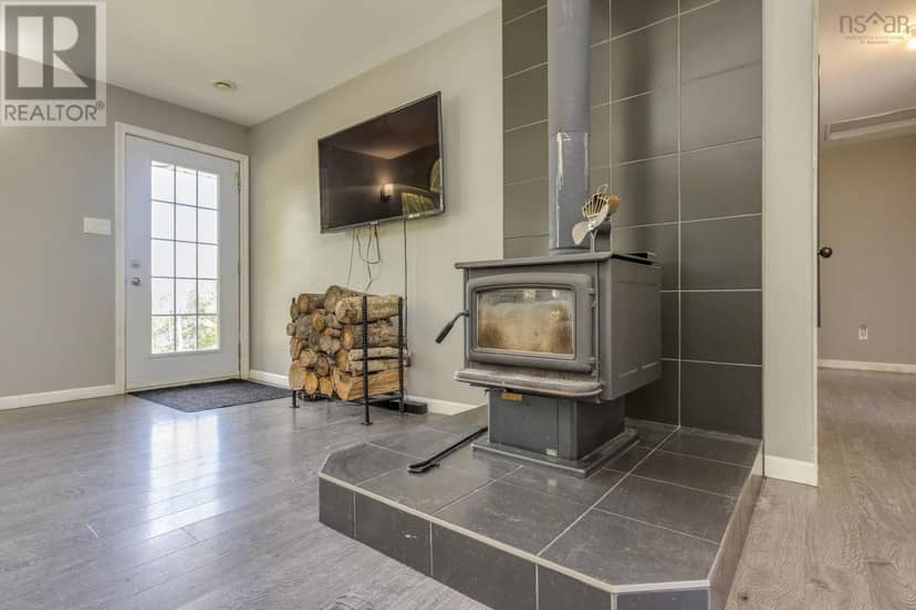 984 Youngs Mountain Road — photo 13 of 33