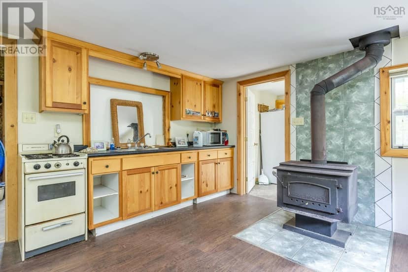 984 Youngs Mountain Road — photo 30 of 33