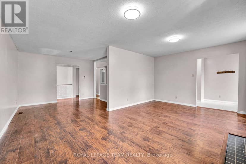 101 Country Lane W — photo 18 of 40