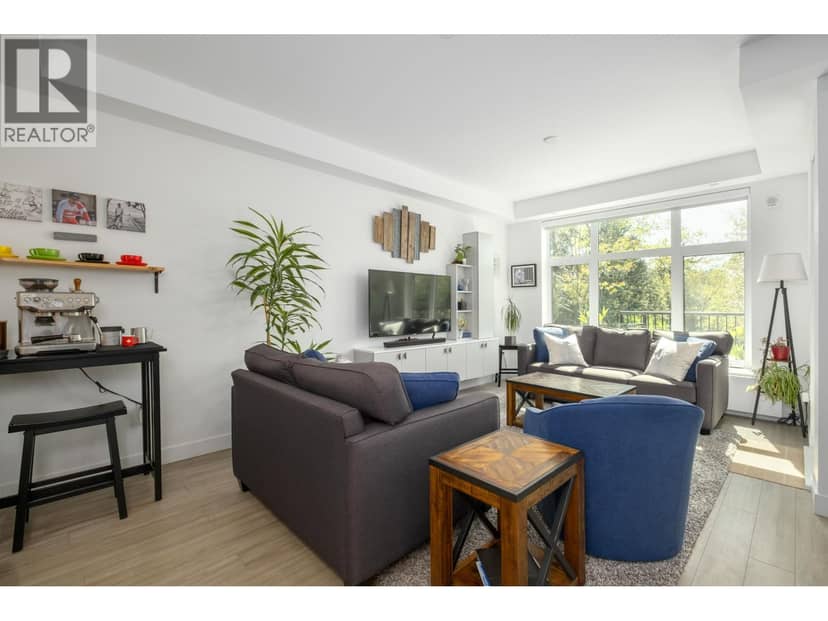 111 747 E 3RD STREET, North Vancouver, photo 2