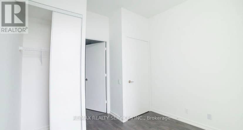 607 - 7890 Jane Street — photo 5 of 7