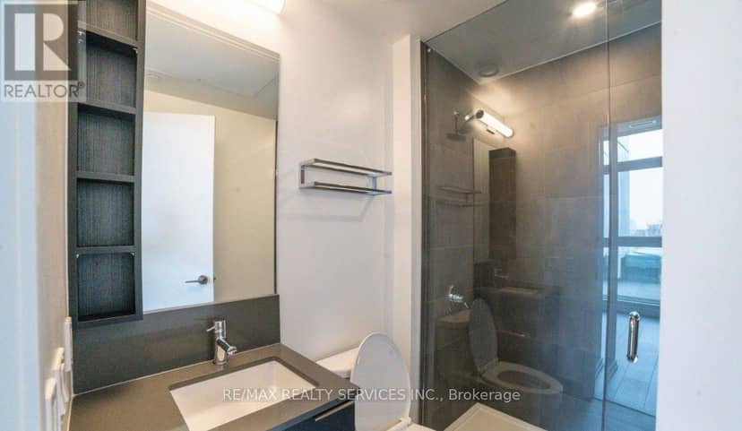 607 - 7890 Jane Street — photo 6 of 7