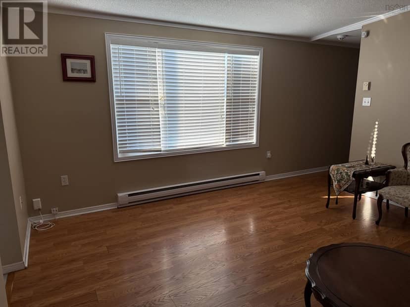 81 Thomson Drive — photo 17 of 40