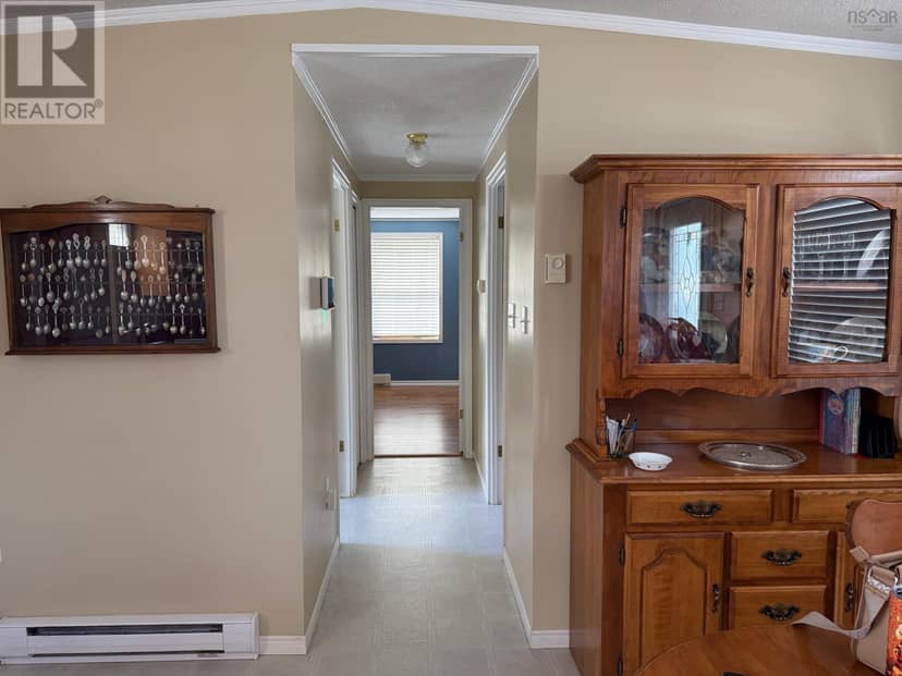 81 Thomson Drive — photo 13 of 40