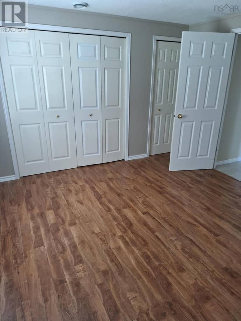 81 Thomson Drive — photo 23 of 40