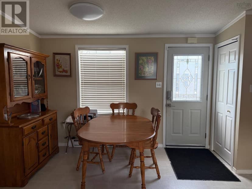 81 Thomson Drive — photo 31 of 40