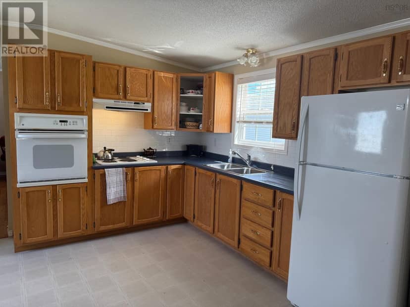 81 Thomson Drive — photo 28 of 40