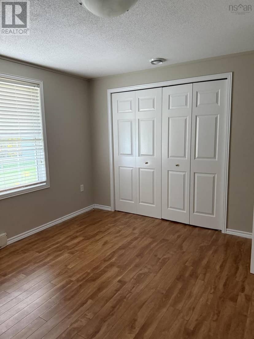 81 Thomson Drive — photo 37 of 40