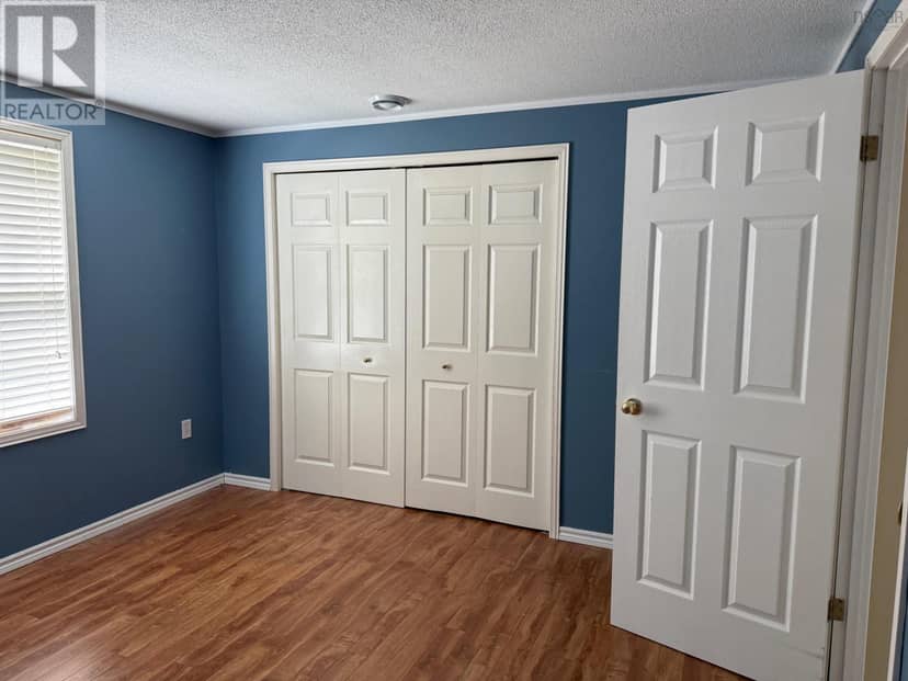 81 Thomson Drive — photo 8 of 40
