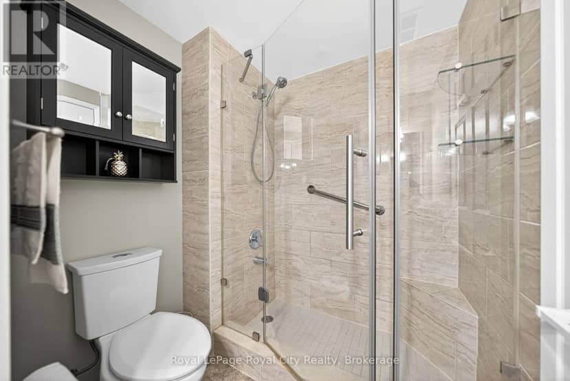 402 - 105 Bagot Street — photo 21 of 30